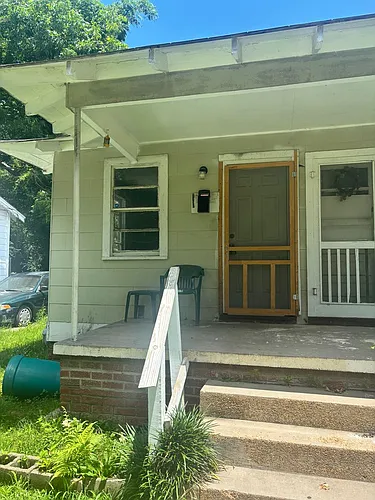 1136 Wiggins St Photo 1