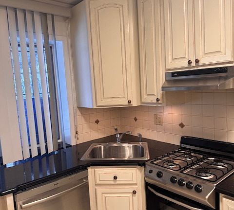 3rd image of 6601 Bergenline Ave #B