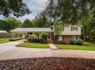 1826 Stratford Rd, Burlington, NC 27217