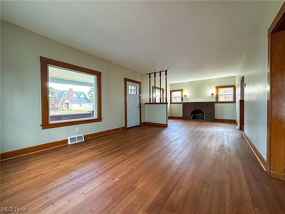 4th image of 511 Mistletoe Ave