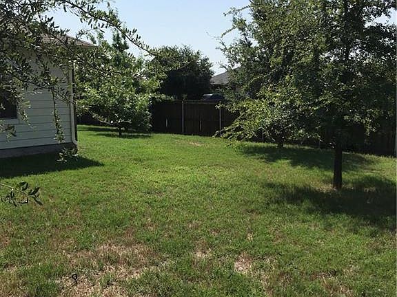 4th image of 2501 Plantation Dr