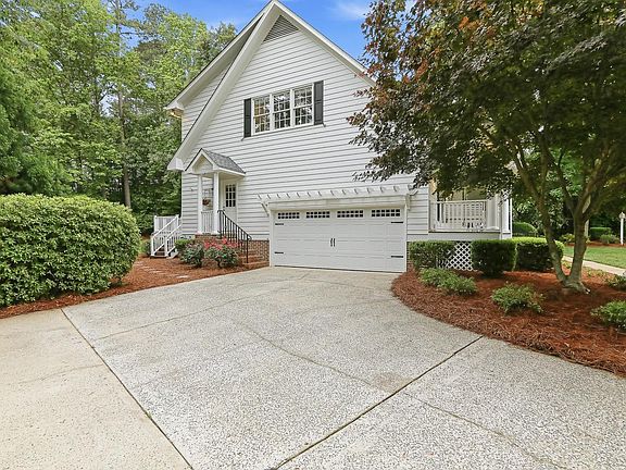 3rd image of 204 Lochview Dr
