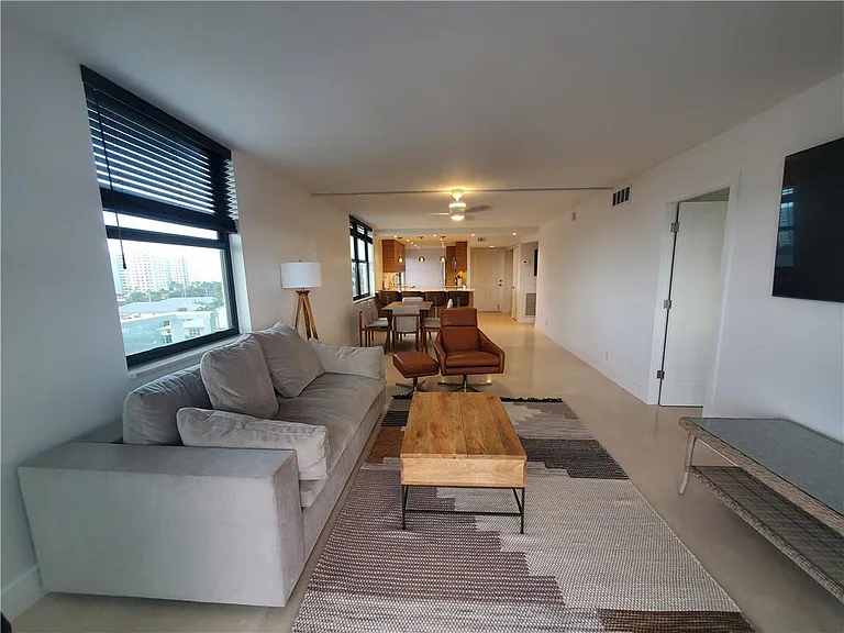 1401 N Riverside Dr #807 — Photo 25
