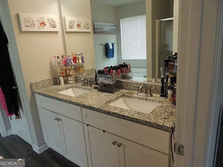 325 McGiboney Ln — Photo 20