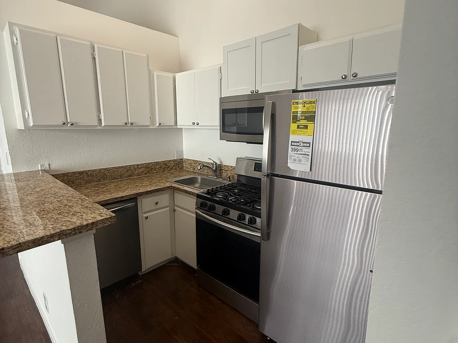 Studio, 675 sqft, $1,650 — Photo 2