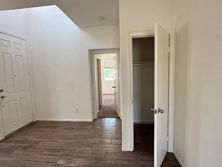 973 Yosemite Dr — Photo 13