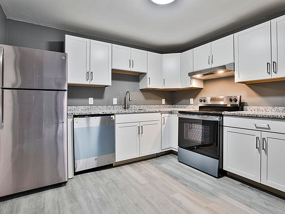 5th image of 12 East Side Drive #15