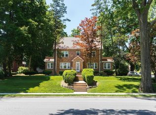 8502 Midland Pkwy, Jamaica, NY 11432