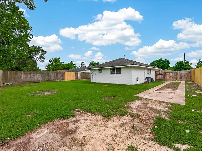 6311 Tall Willow Dr — Photo 36
