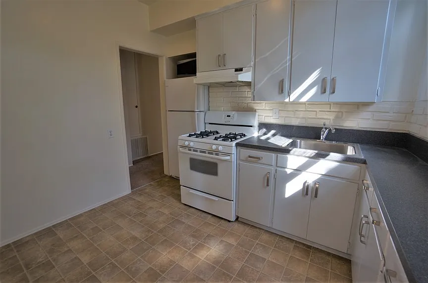 1 bed, 1050 sqft, $2,520 — Photo 4