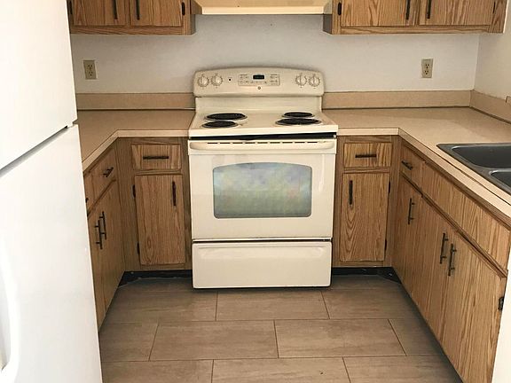 3rd image of 2931 Regency Dr #2931