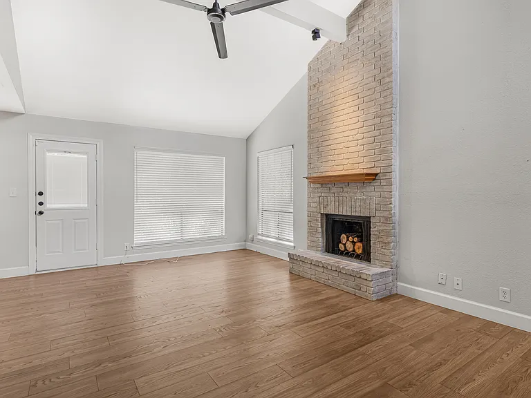 12142 Vista Nogal St — Photo 5