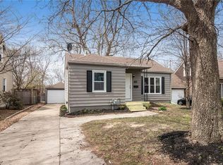 332 59th St, Des Moines, IA 50312