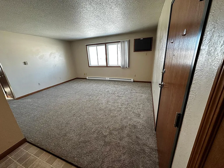 1030 N Lincoln Ave — Photo 4
