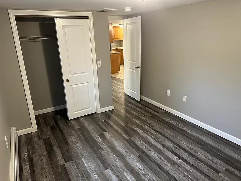 495 Winthrop St — Photo 12