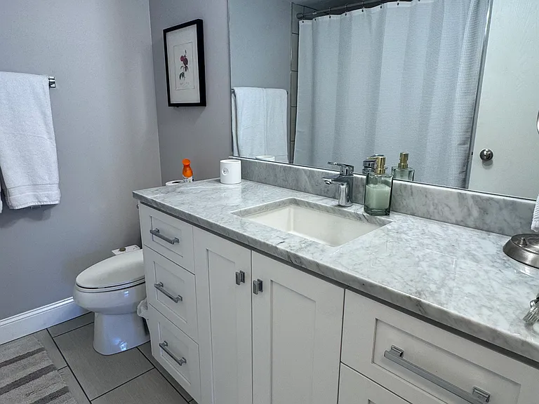 245 N Vine St #407 — Photo 28