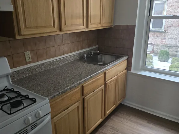 1704 East 15th Street image 1 of 11