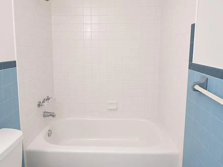 1150 NE 17th Ct #15 — Photo 8