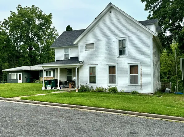 132 Vine St, River Falls, WI 54022