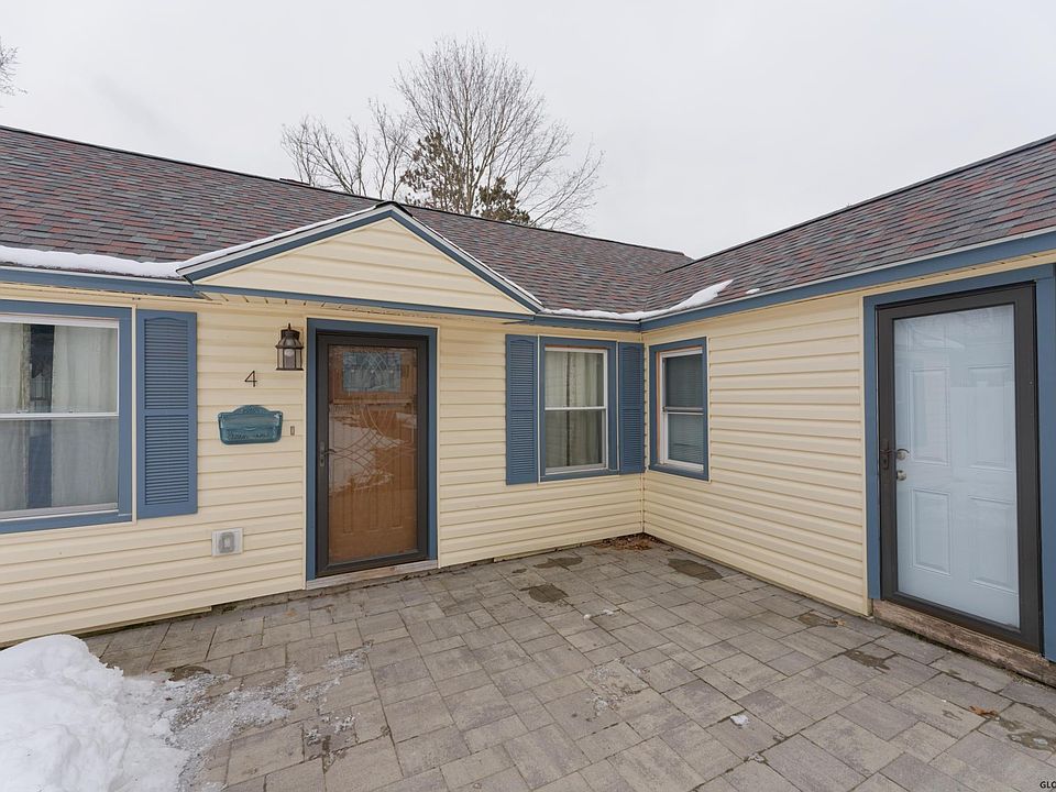 1st image of 4 Saratoga Dr