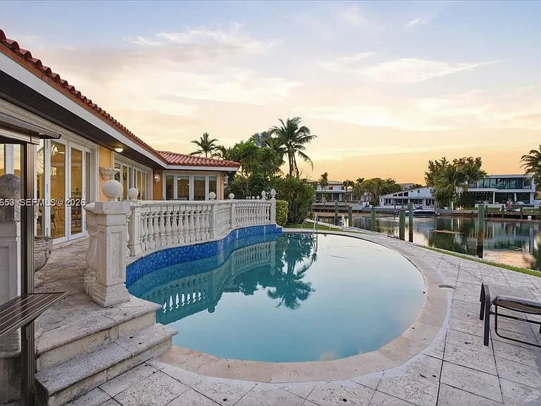 1249 Biscaya Dr — Photo 5
