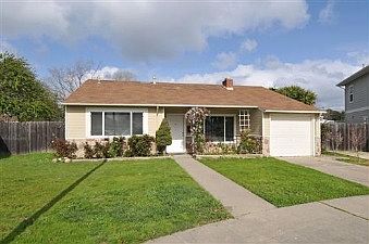 Exterior :: 816 Vine Court