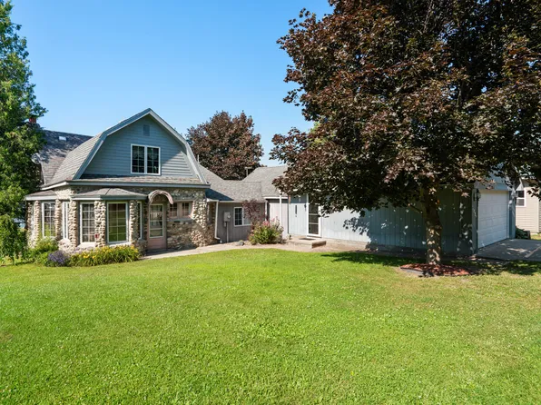 3028 Parrotts Rd, Indian River, MI 49749