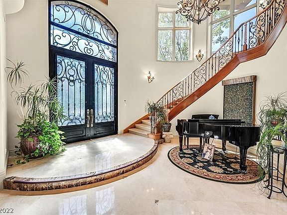 4th image of 1900 Fox Canyon Cir