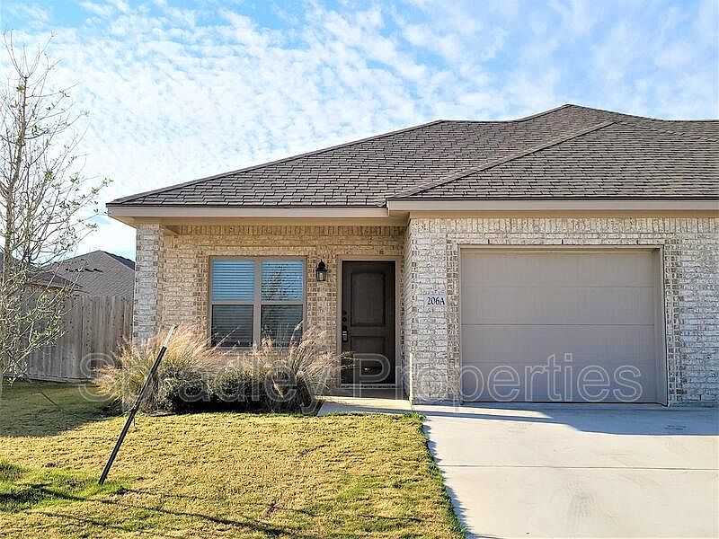 1st image of 206 Juniper Dr
