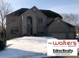 8754 Stratford Xing N, Brooklyn Park, MN 55443