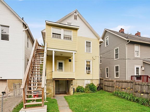 3rd image of 39 Broad St