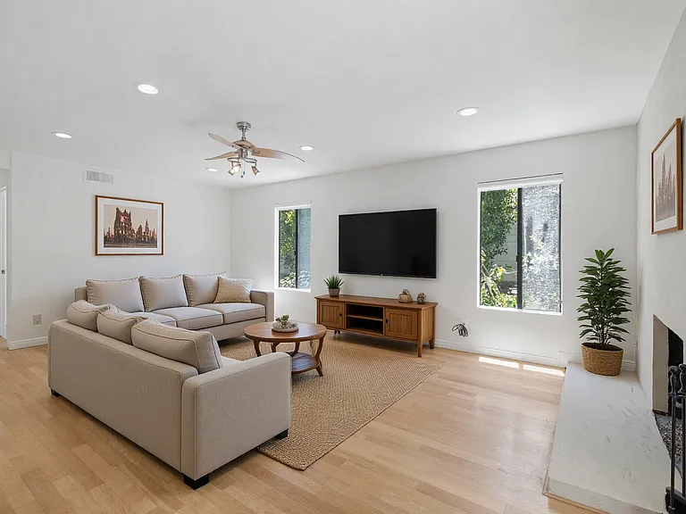 4215 Balcony Dr — Photo 17