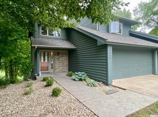 1108 Bayberry Ln, Macomb, IL 61455