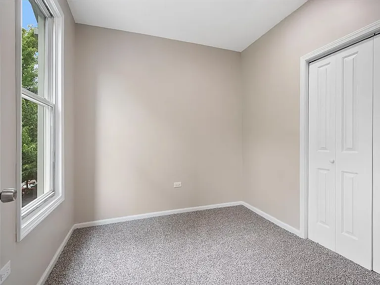 1831 N California Ave #2 — Photo 6