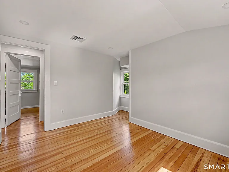 4 Highview Ave — Photo 21