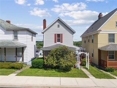 212 S 4th St, Youngwood, PA, 15697