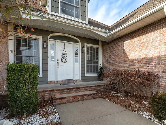 3rd image of 350 Majestic Oak Dr