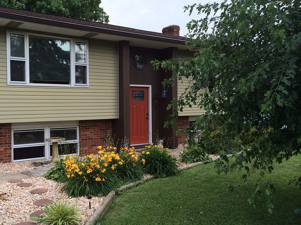 1st image of 221 Bradley St
