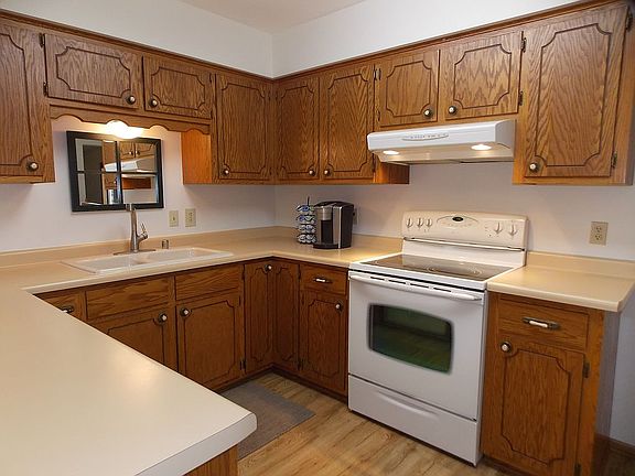 Vinyl plank floor in kitchen