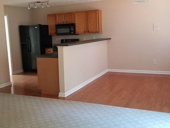 Kitchen and Breakfast area