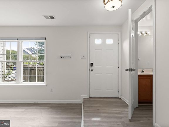 3rd image of 29 Highstream Ct #1027