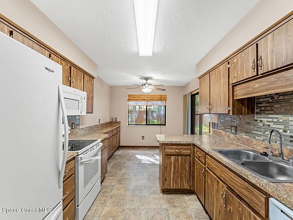 3rd image of 9030 York Ln #12D