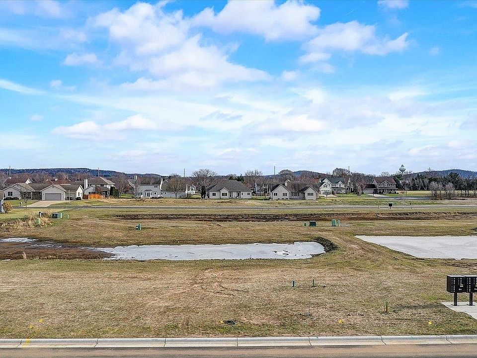 1st image of 212 Falcon Ct