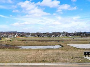 212 Falcon Ct, Sauk City, WI 53583