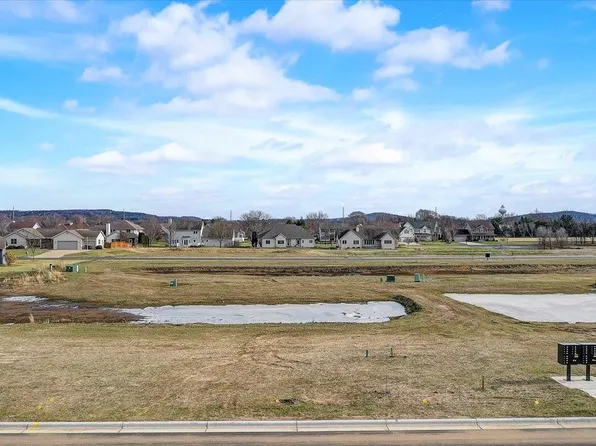 212 Falcon Ct, Sauk City, WI 53583