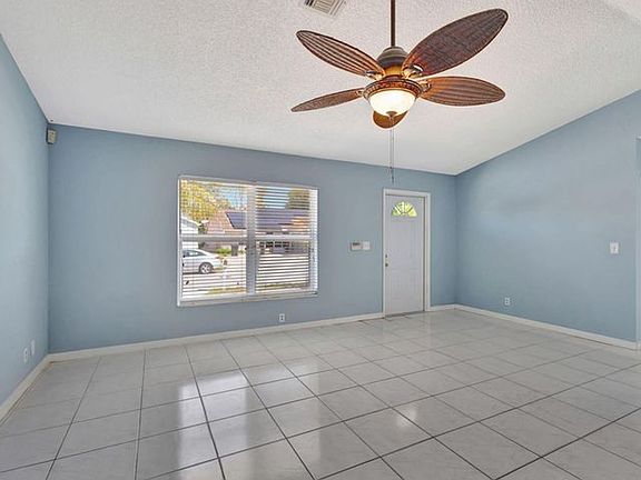 5th image of 5557 Priscilla Ln