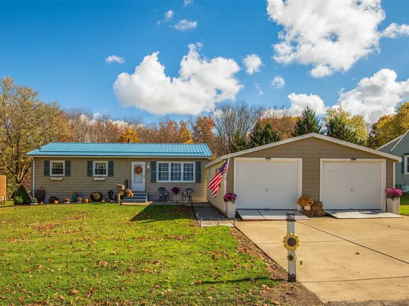 143 Center St, Cambridge Springs, PA 16403