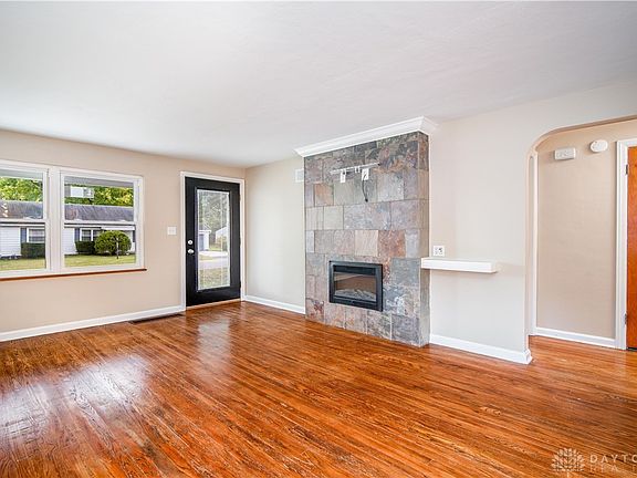 5th image of 1463 Beaverton Dr