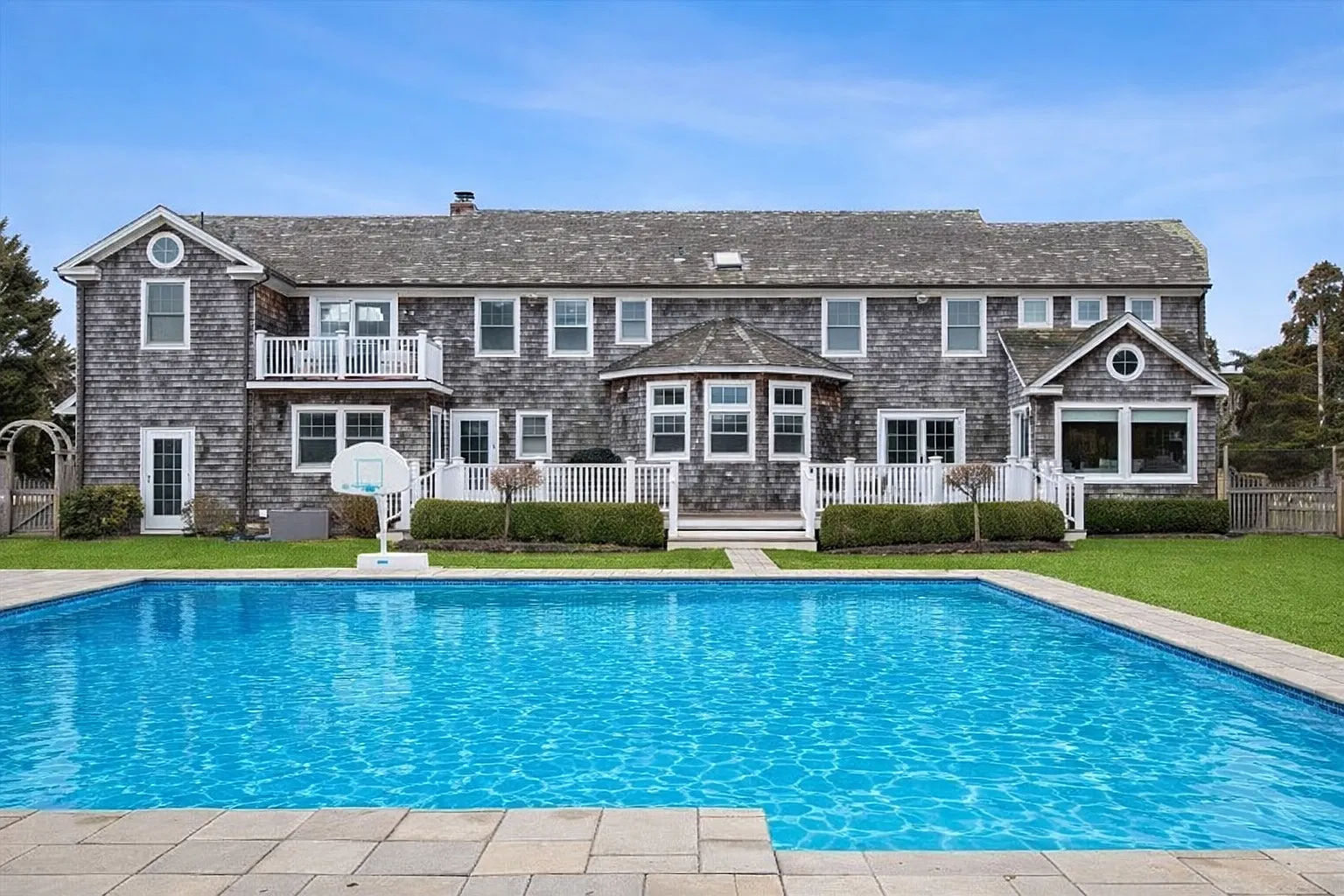 Privacy & Pool in QUOGUE — Photo 3