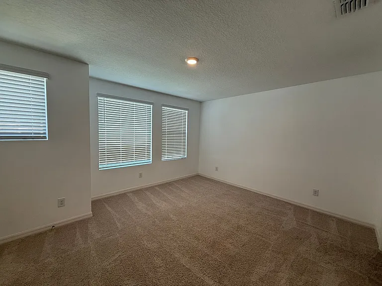 12850 Gabor Ave — Photo 18